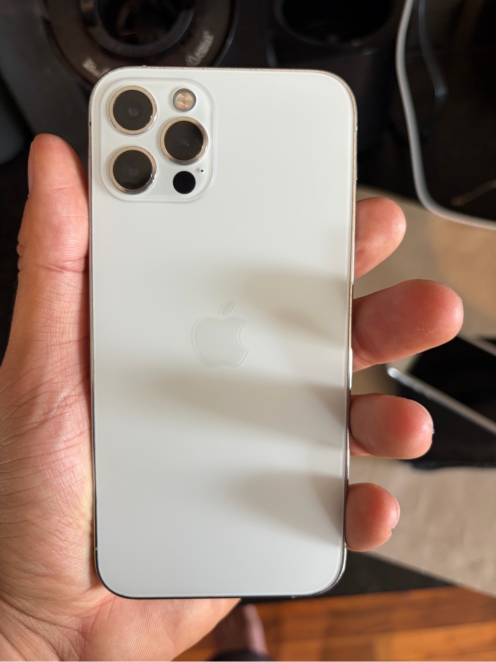 iPhone 12 Pro- white - Picture 2 of 4